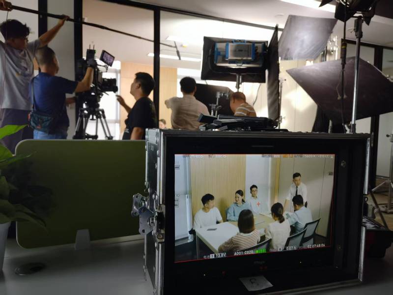 修水县TVC拍摄公司：科技产品视觉化大师，诠释未来感与功能美学